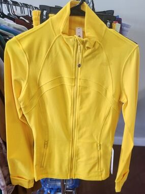 Lululemon Define Jacket *Luon Size 8- Maze Yellow